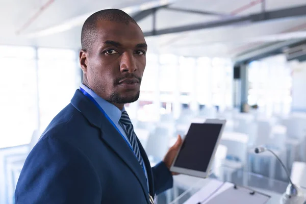 Portrait African American Male Speaker Practicing His Speech Digital Tablet — Stock Photo, Image