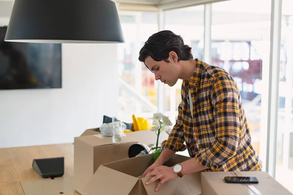 Side View Young Caucasian Male Executive Unpacking Cardboard Box Conference — Stock Photo, Image