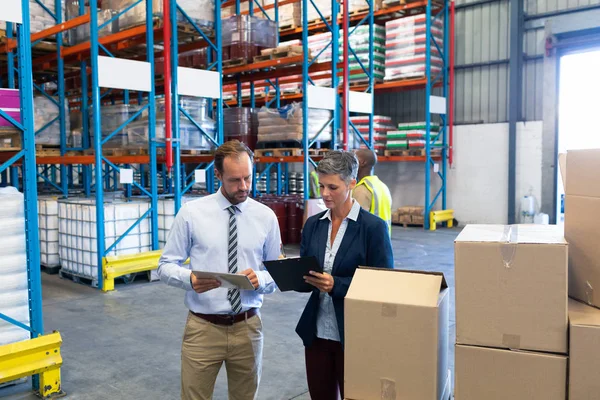 Front View Mature Staffs Working Together Warehouse — Stock Photo, Image