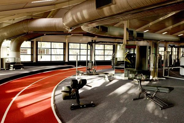 Interiör Tom Löparbana Och Träningsutrustning Gymmet — Stockfoto