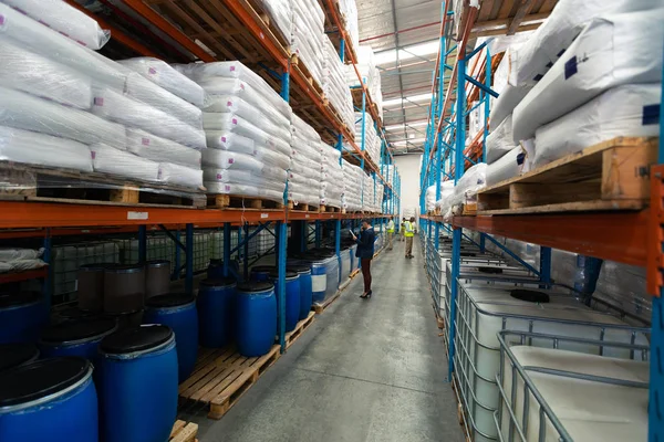 Side View Diverse Warehouse Staff Checking Stocks Aisle Warehouse Holding — Stock Photo, Image