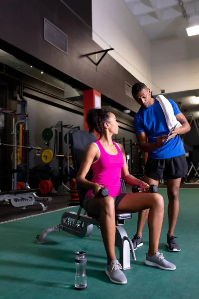 Side View African American Woman Holding Dumbbells African American Man — Stock Photo, Image