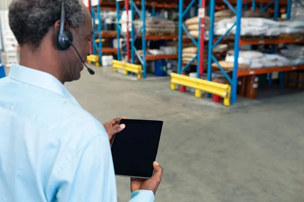 Rear View Mature African American Male Supervisor Headset Using Digital — Stock Photo, Image