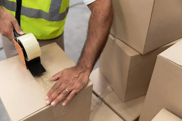 Close Male Worker Packing Cardboard Boxes Tape Gun Dispenser Warehouse — Stock Photo, Image