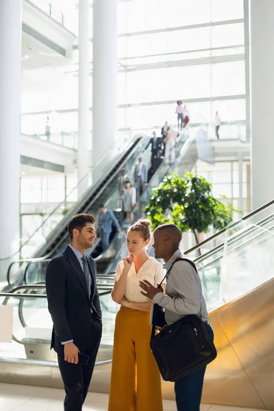 Front View Young African American Businessman Talking Young Caucasian Businessman — Stock Photo, Image