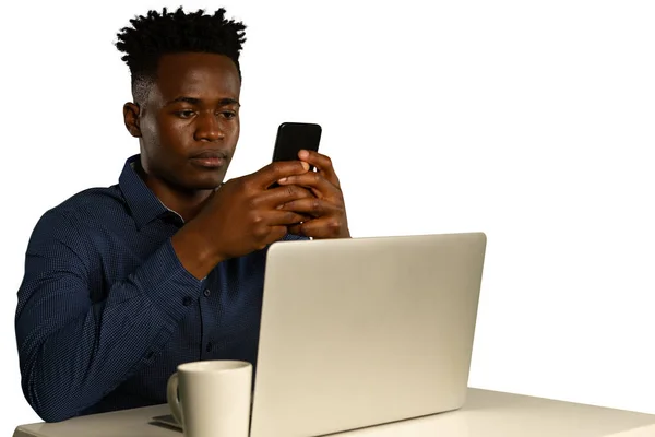 Vista Frontal Cerca Joven Afroamericano Con Una Camisa Azul Oscuro —  Fotos de Stock