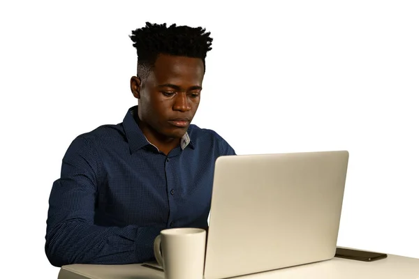 Vista Frontal Cerca Joven Afroamericano Con Una Camisa Azul Oscuro —  Fotos de Stock