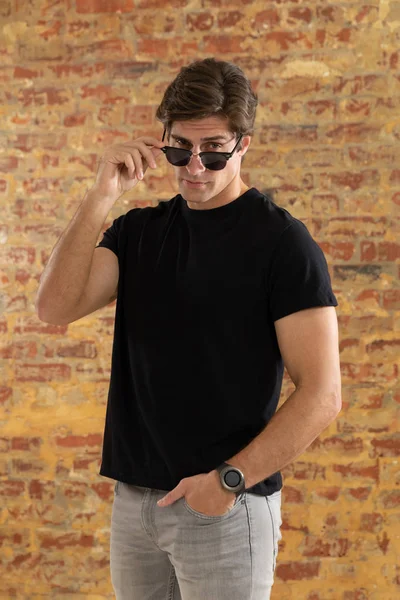 Portrait Close Young Caucasian Man Wearing Black Shirt Sunglasses Standing — ストック写真