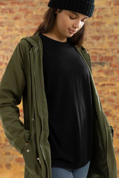 Front View Närbild Ung Vit Kvinna Bär Casual Street Mode — Stockfoto
