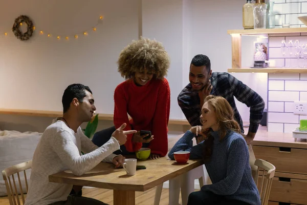 Vista Frontal Grupo Jóvenes Adultos Multi Étnicos Hombres Mujeres Amigos — Foto de Stock