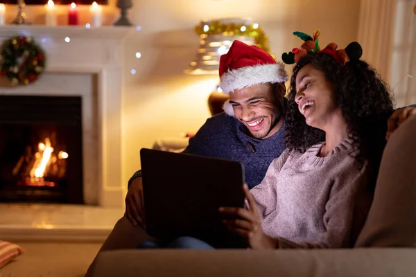 Front View Mixed Race Couple Sitting Sofa Sitting Room Christmas — Stock Photo, Image