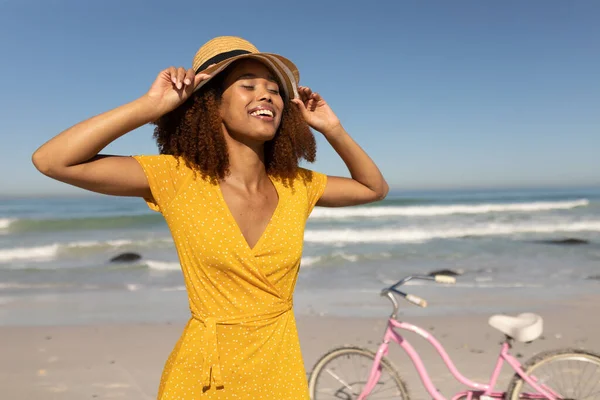 Happy Attractive Mixed Race Woman Enjoying Free Time Beach Sunny — Stock Photo, Image