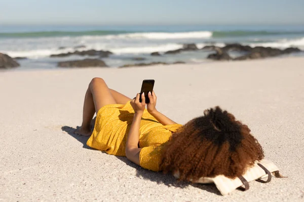 Mixed Race Woman Enjoying Free Time Beach Sunny Day Wearing — Stock Photo, Image