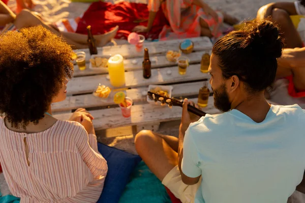 Multi Ethnic Group People Enjoying Time Beach Friends Sunset Sitting — Stock Photo, Image