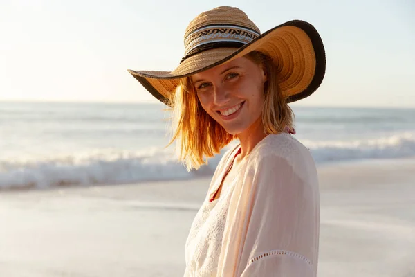 Attractive Blonde Caucasian Woman Enjoying Time Beach Sundown Wearing Sun — Stock Photo, Image