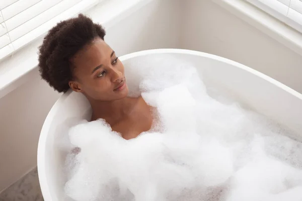 Mixed Race Woman Spending Time Home Self Isolating Social Distancing — Stock Photo, Image