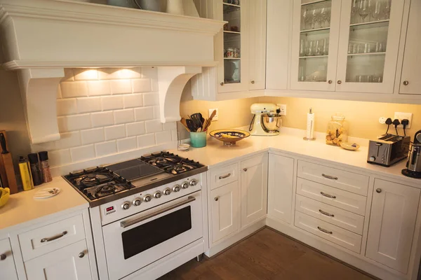 View Bright Kitchen Interior Self Isolating Social Distancing Quarantine Lockdown — Stock Photo, Image