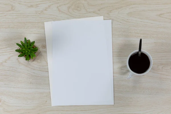 Vista Superior Una Variedad Piezas Papelería Papel Blanco Varios Tamaños — Foto de Stock