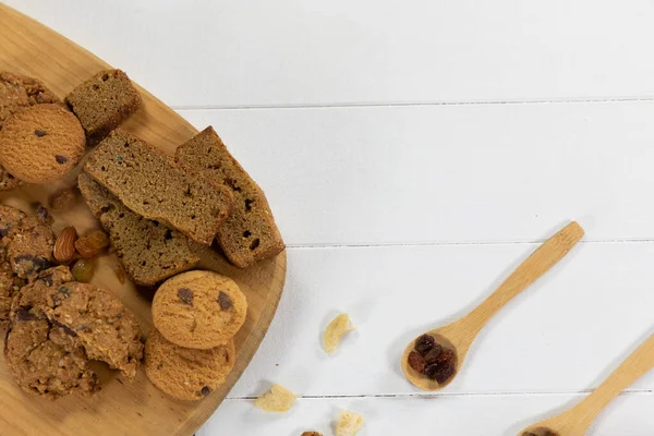 Top View Some Cookies Put Wooden Cutting Board Arranged Textured — Stock Photo, Image