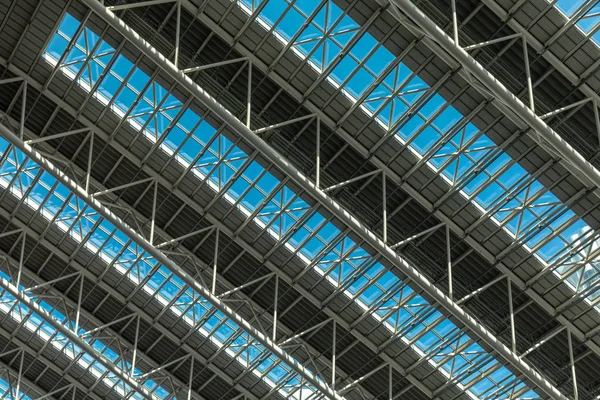 新しく再構築された大阪駅 西日本の天井 — ストック写真
