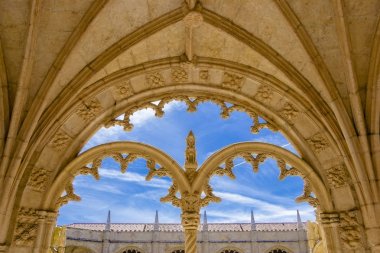 Jeronimos manastırı manueline tarzı dekorasyon mimarisi. Jer