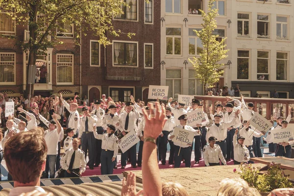 Amsterdam, Hollanda - 3 Ağustos 2013: Klasik renk tonu pi — Stok fotoğraf