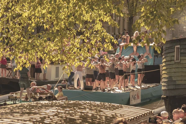 Amsterdam, Nederländerna-augusti 3, 2013: en Vintage Color Tone Pi — Stockfoto