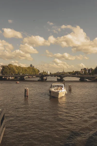 Amsterdam, Nederland-3 augustus 2013: een vintage kleurtoon pi — Stockfoto