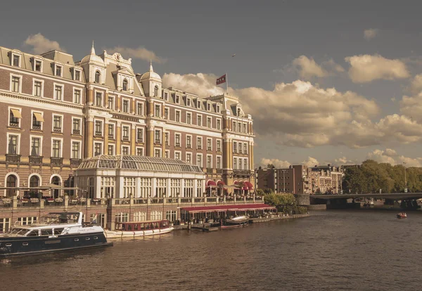 Amsterdam, Nederland-3 augustus 2013: een vintage kleurtoon pi — Stockfoto