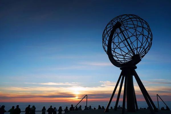 Mitternachtssonne auf nordkapp, Norwegen — Stockfoto