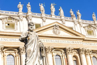 Статуя Святого Петра у Ватикані
