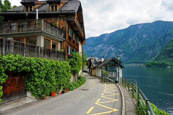 Hallstatt pueblo de montaña — Foto de Stock