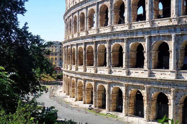 Das antike Kolosseum in Rom — Stockfoto