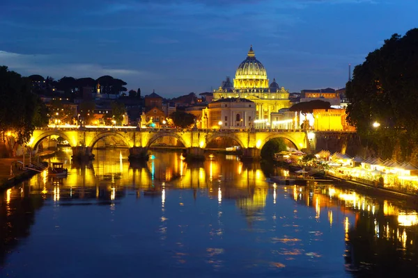 Basilique Saint-Pierre au Vatican — Photo