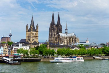 Ren Nehri ve Köln Katedrali