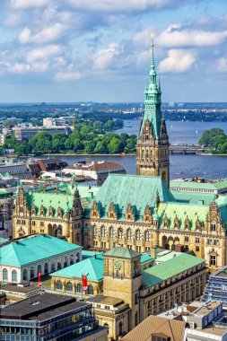 Hamburg belediye binasının manzarası