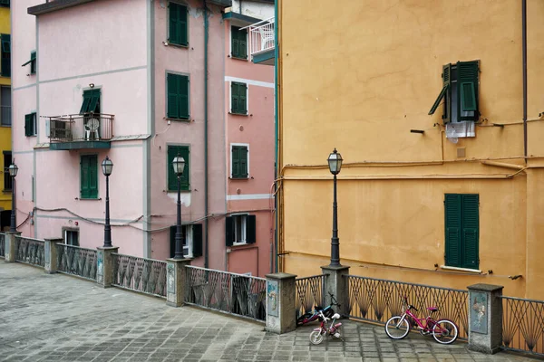 Fațada casei în Riomaggiore — Fotografie, imagine de stoc