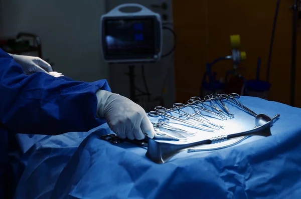 Close Surgeons Hand Taking Scissors Forceps Surgical Instruments Table Operation — Stock Photo, Image