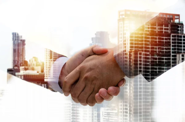 Partnerskap Dubbel Exponering Bild Investor Business Man Handskakning Med Partner — Stockfoto