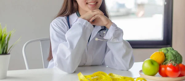 Website Banner Young Pretty Nutritionist Female Doctor Medical Smiling Fresh — Stock Photo, Image