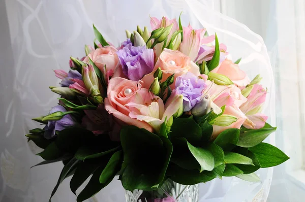 Ramo de bodas. Flores de novias — Foto de Stock