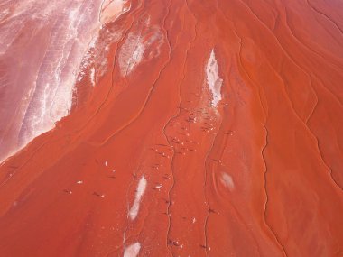 Zehirli atık kimyasal fabrika, havadan görünümü ile kirli arazi