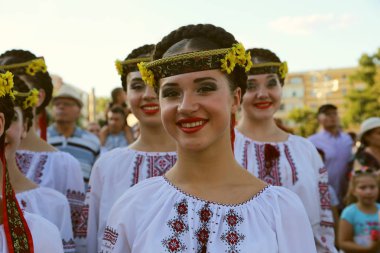 Tulcea, Romanya - Ağustos 08: Uluslararası Folklor Festivali çocukları ve gençleri - altın balık üzerinde 08 Ağustos 2018 Tulcea, Romanya'da geleneksel kostümleri dansçılar Ukrayna Grup.