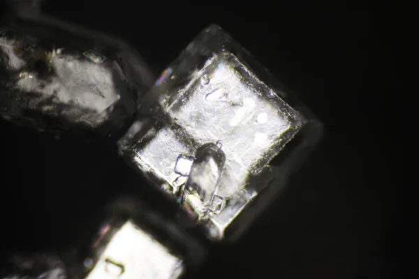 Şeker kristalleri polarize ışık mikroskop altında