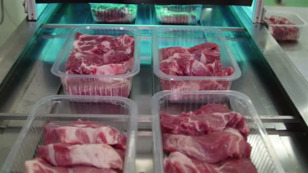 Embalaje Lonchas Carne Cajas Una Cinta Transportadora — Vídeos de Stock