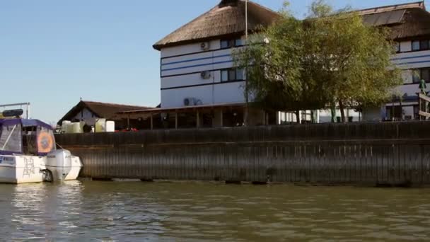 ドナウデルタ ルーマニア 2019年9月23日 セントジョージ ドナウ川の小さな漁港 — ストック動画