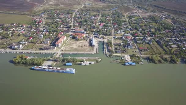 黒海に流れ込む古い漁師村 セントジョージ とドナウ川 航空写真 — ストック動画