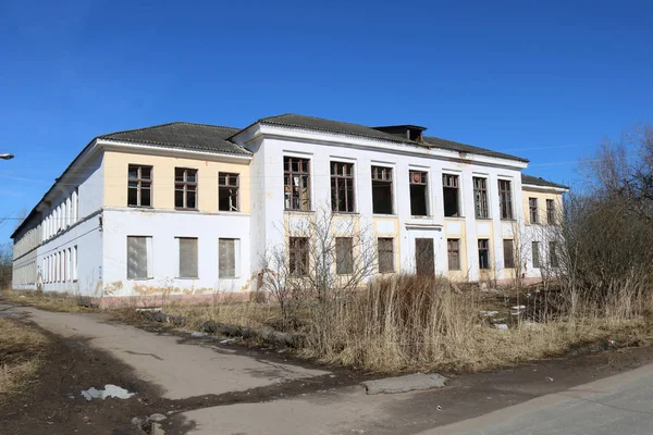 Edifício Velha Escola Abandonado Destruído Otimização Educação — Fotografia de Stock