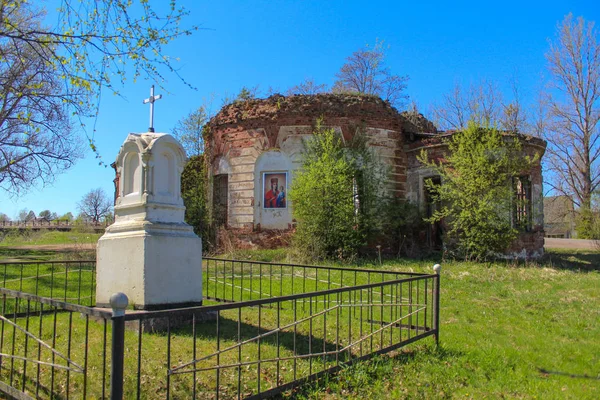 Kirche Zerstörte Krieg Russland Alte Kirche Hintergrund Denkmal Der Front — Stockfoto