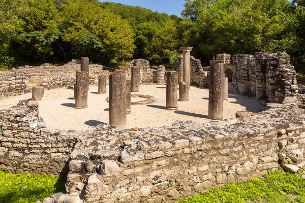 Buthrotum, Butrint, Arnavutluk vaftizhane kalıntıları